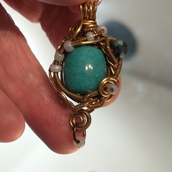 🇨🇦Beautiful wire wrapped turquoise pendant - Picture 2 of 4